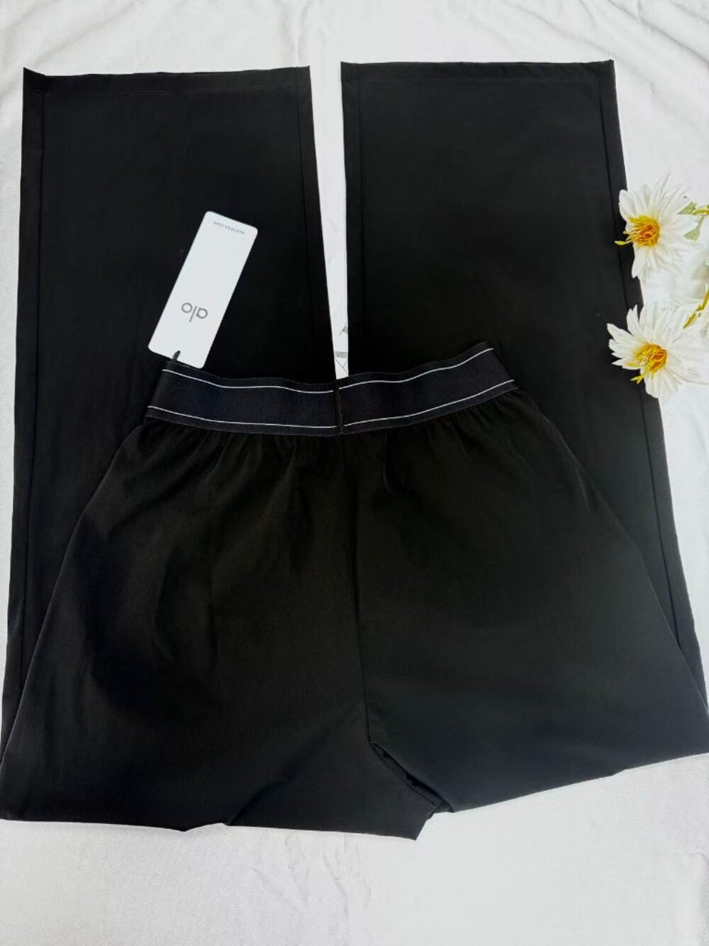 🥂 NWT Alo Yoga Suit Up Trouser Black 😚 Sleek Wide Leg Pants Chic Relaxed Fit - Picture 5 of 9